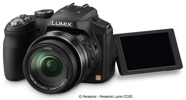  Panasonic Lumix FZ200